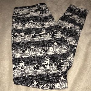 B&W LuLaRoe TC Disney leggings
